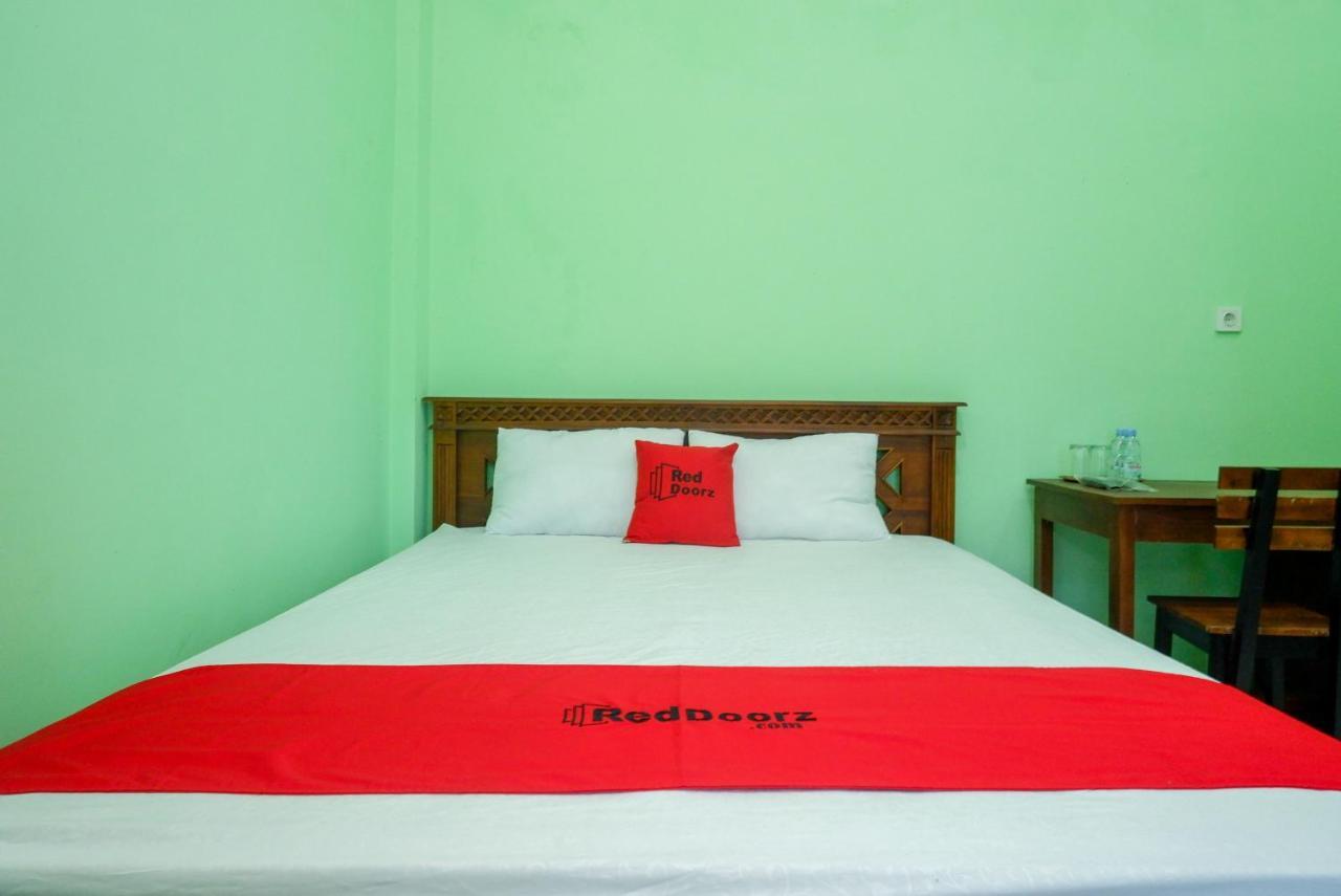 Hotel Reddoorz Syariah Near Monumen Jogja Kembali Kejayan Exterior foto
