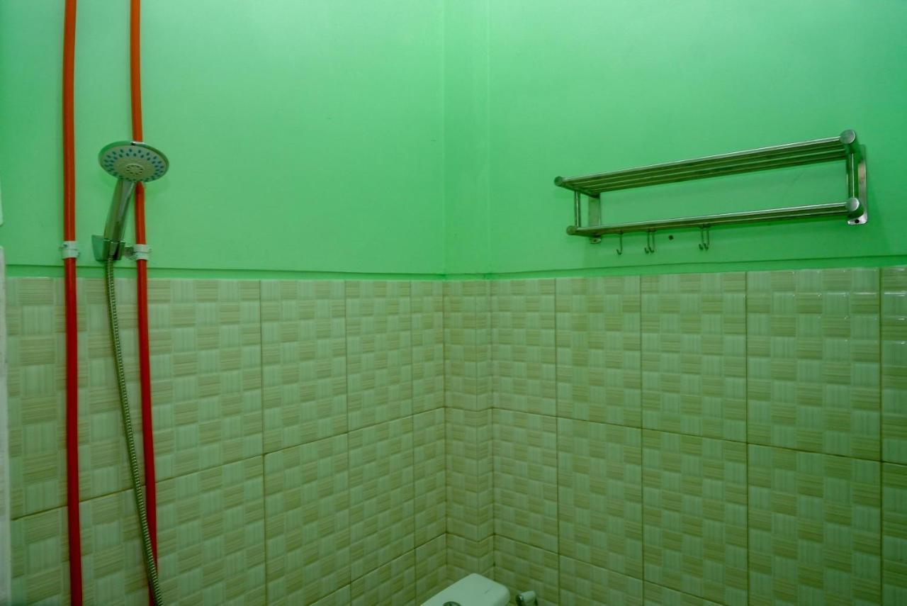 Hotel Reddoorz Syariah Near Monumen Jogja Kembali Kejayan Exterior foto