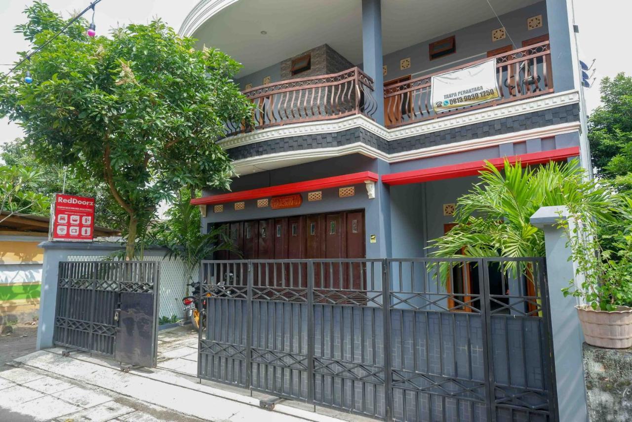 Hotel Reddoorz Syariah Near Monumen Jogja Kembali Kejayan Exterior foto